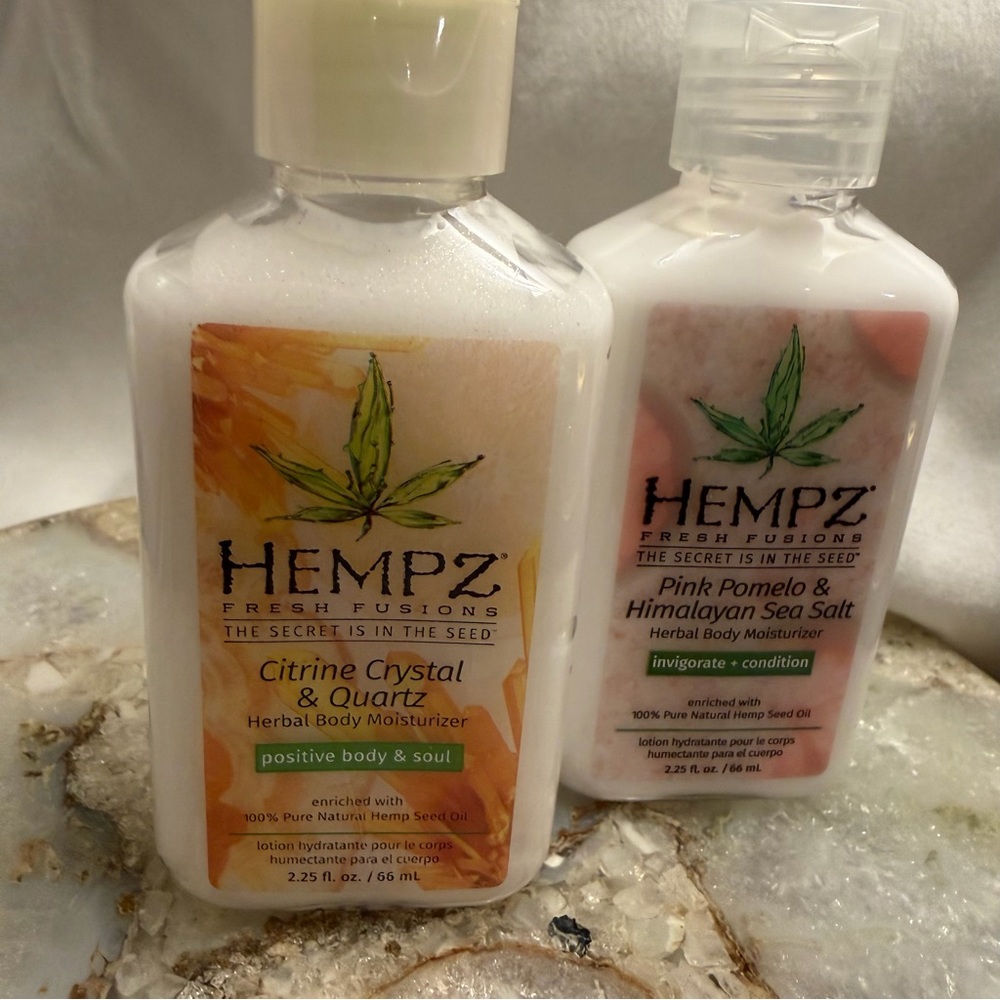 Hempz Pink Pomelo & Himalayan Sea Salt & Citrine Crystal and Quartz Body Lotion - Picture 3 of 3